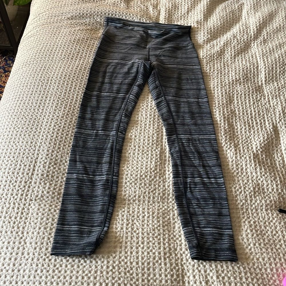 Lululemon Gray Black Striped Leggings 4 small s pants space dye herringbone